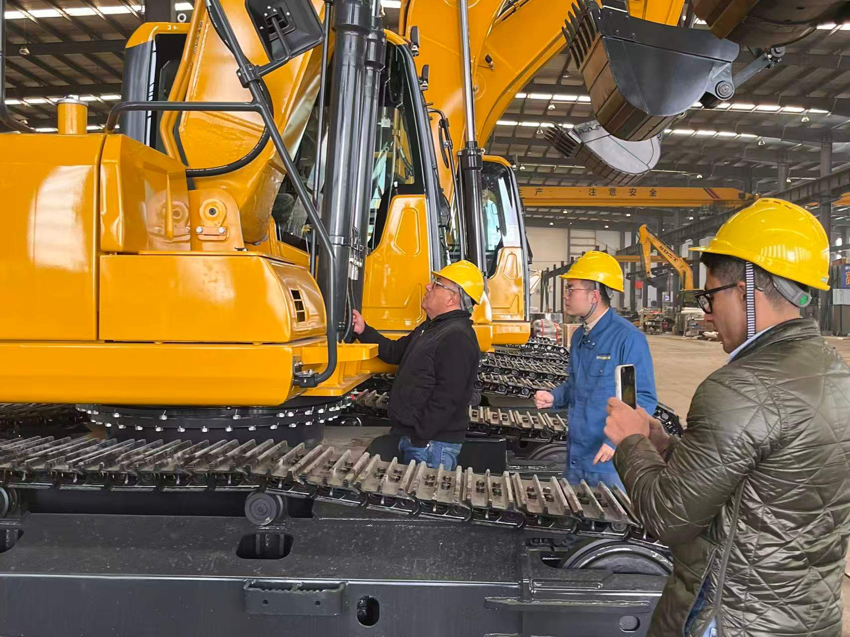 Global Partners Welcome: Visit Shitian Heavy Industry to Witness Premium Large Excavators Global Partners Welcome: Visit Shitian Heavy Industry to Witness Premium Large Excavators